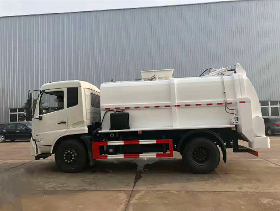 天錦12方餐廚垃圾車(chē)（方罐）